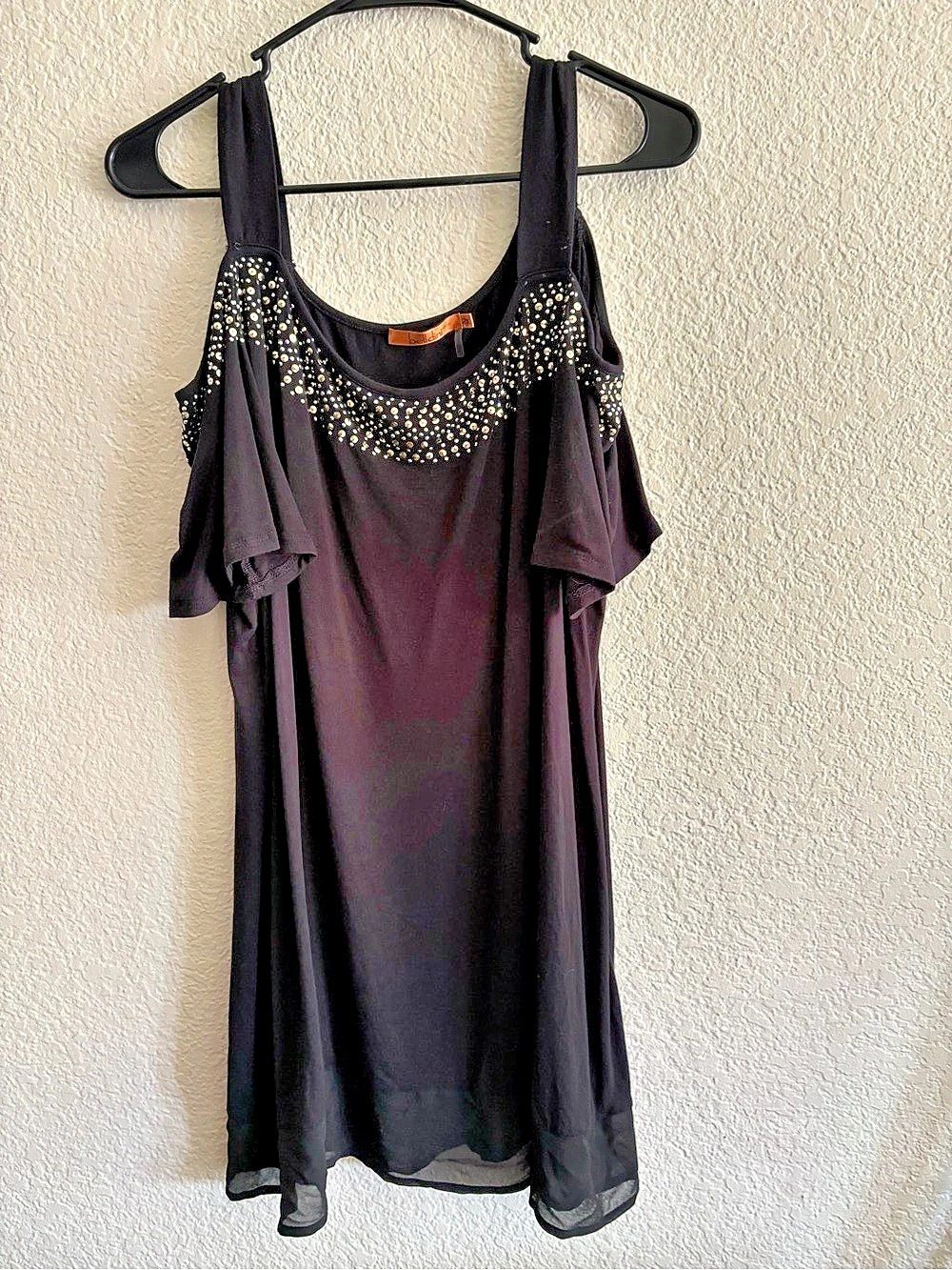 Black cold-shoulder tunic top 2X Like New